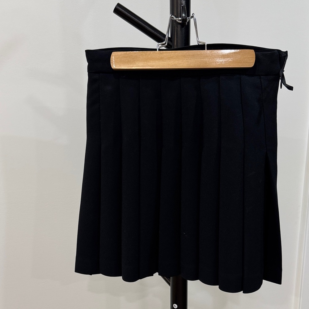 Babaton Black Pleated Mini Skirt